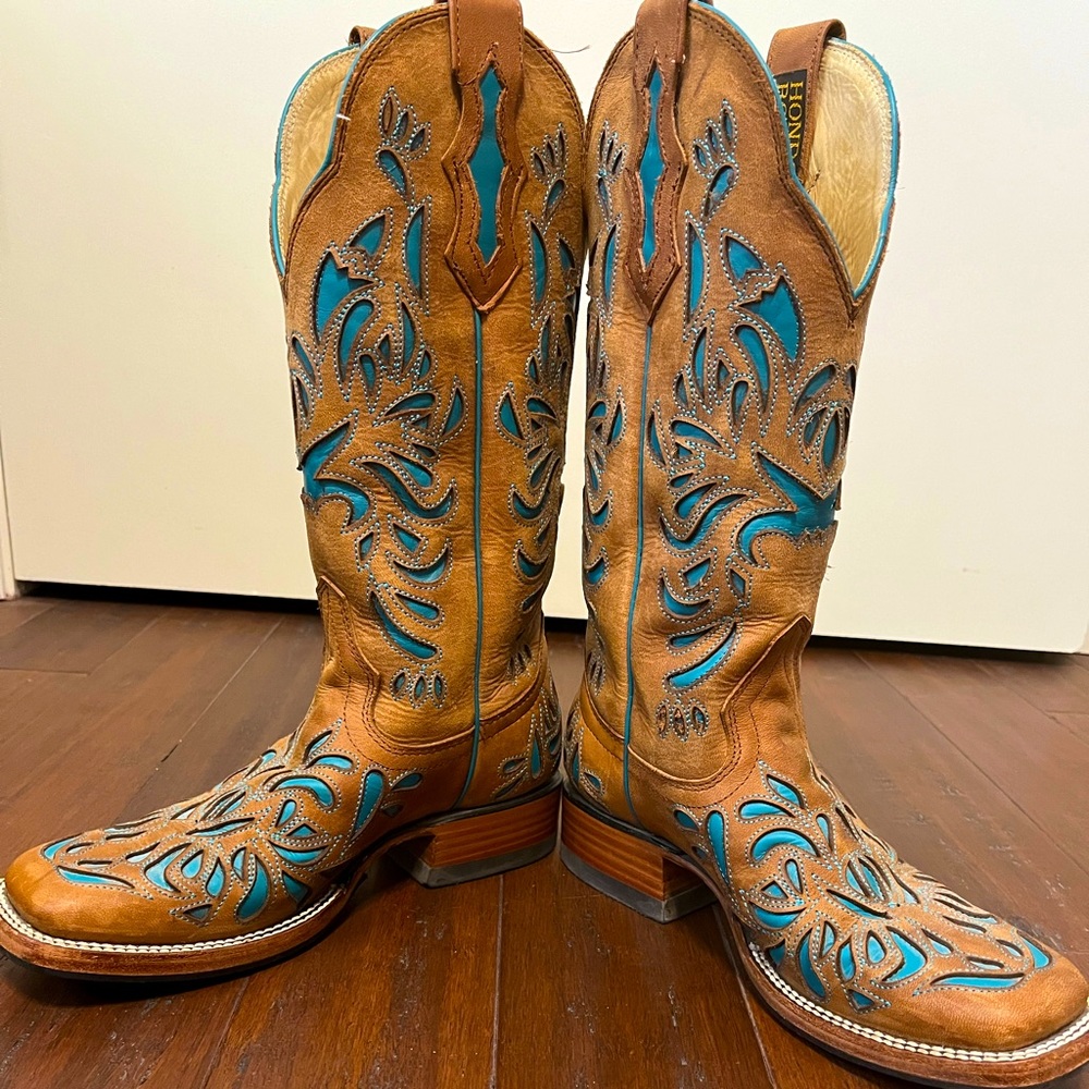 Womens Hondo boots. Size 7